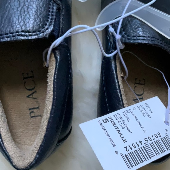 Children’s Place navy blue slip on loafers with grip bottom. Size 5 NWT - Picture 7 of 7